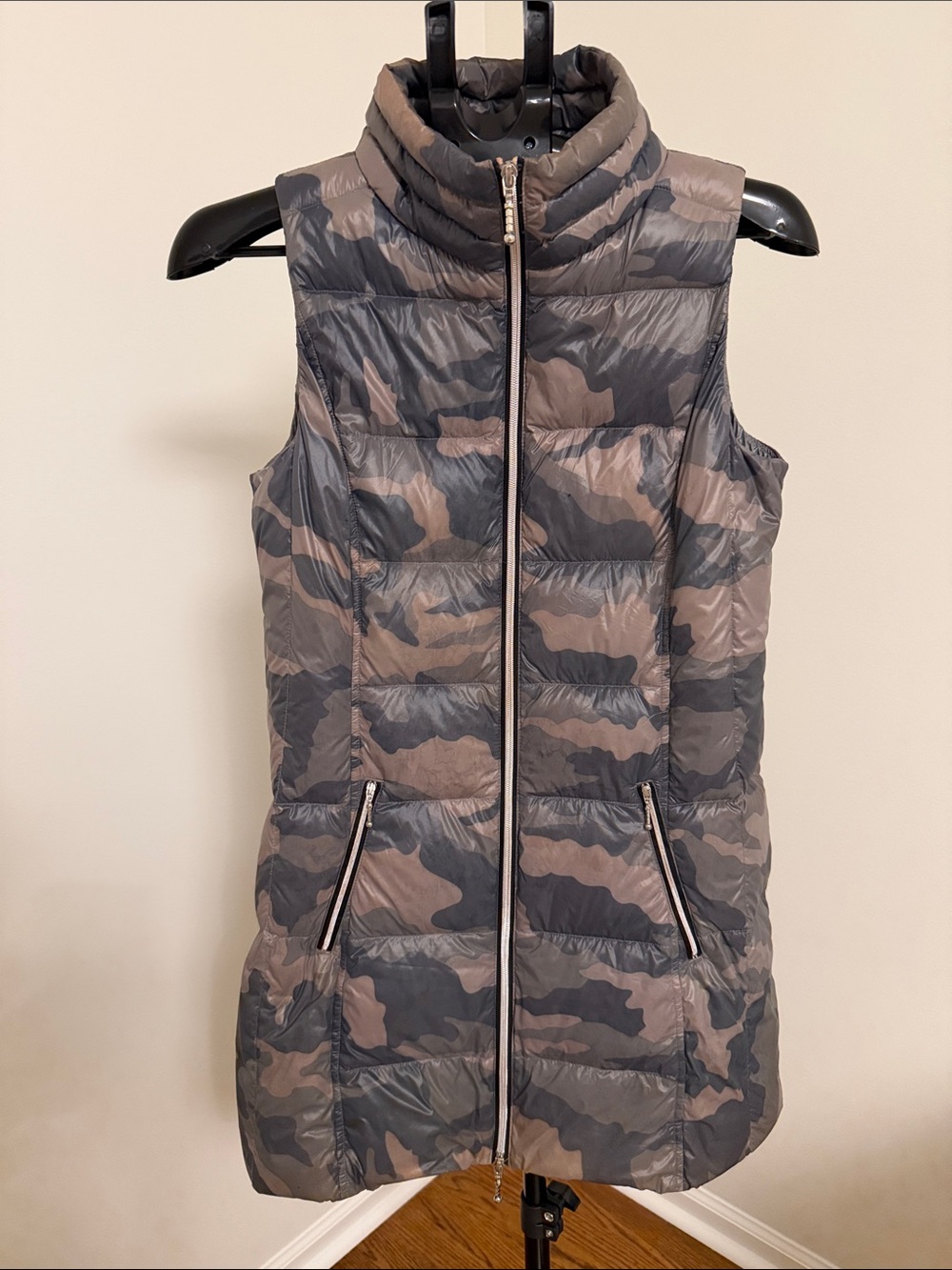 ANORAK Quilted Camouflage Puffer Vest - Taupe/Gray